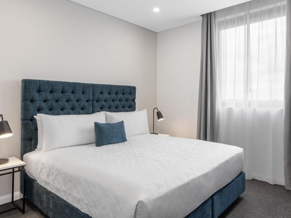 Meriton Suites Coward Street, Mascot : photo 1 de la chambre suite 1 chambre lit king-size deluxe