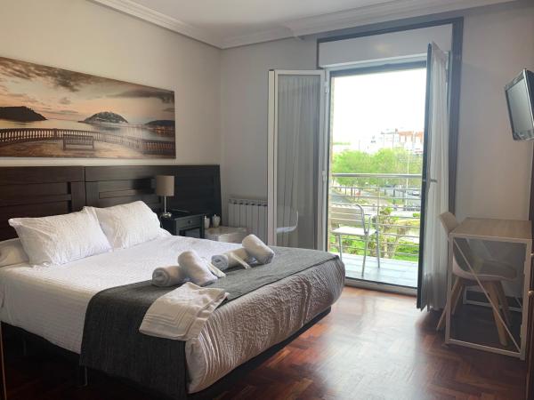 Pensión Amara : photo 4 de la chambre chambre double avec balcon