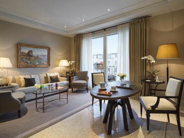 Palazzo Parigi Hotel & Grand Spa - LHW : photo 1 de la chambre suite - vue sur ville