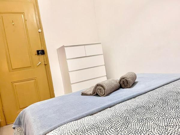 Frank's House & Happy BELEM : photo 5 de la chambre chambre double avec toilettes communes