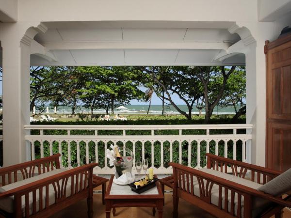 Centara Grand Beach Resort & Villas Hua Hin : photo 1 de la chambre hébergement lit king-size premium deluxe - vue sur océan