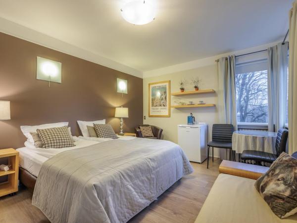 Snorri's Guesthouse : photo 1 de la chambre chambre double avec balcon