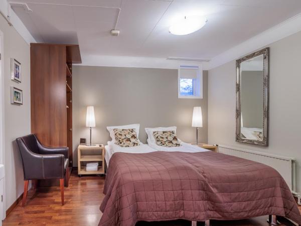 Snorri's Guesthouse : photo 2 de la chambre chambre familiale avec salle de bains privative