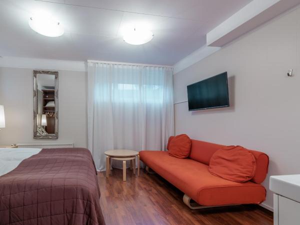 Snorri's Guesthouse : photo 3 de la chambre chambre familiale avec salle de bains privative