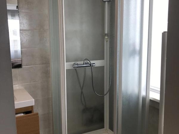 Snorri's Guesthouse : photo 6 de la chambre chambre double deluxe avec balcon