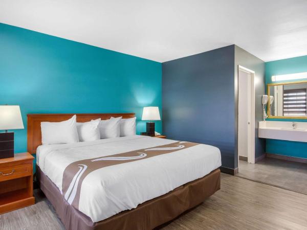 Quality Inn Near Hollywood Walk of Fame : photo 7 de la chambre chambre lit king-size standard - non-fumeurs