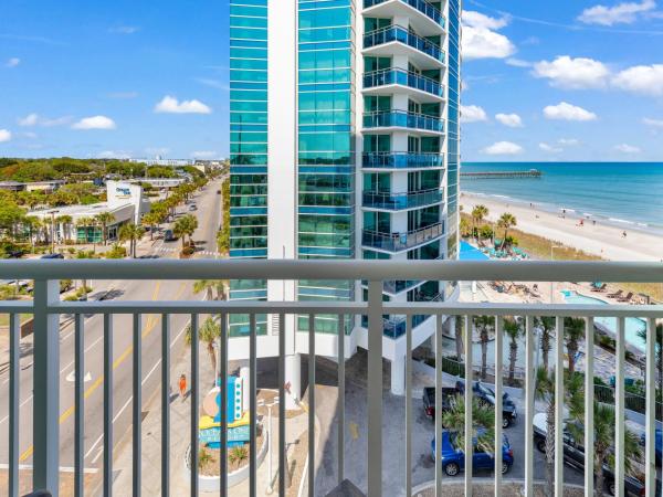 Sandy Beach Resort : photo 4 de la chambre suite 2 chambres standard - vue partielle