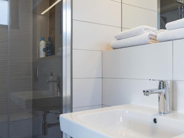 Villa Balladyna : photo 10 de la chambre chambre triple avec salle de bains