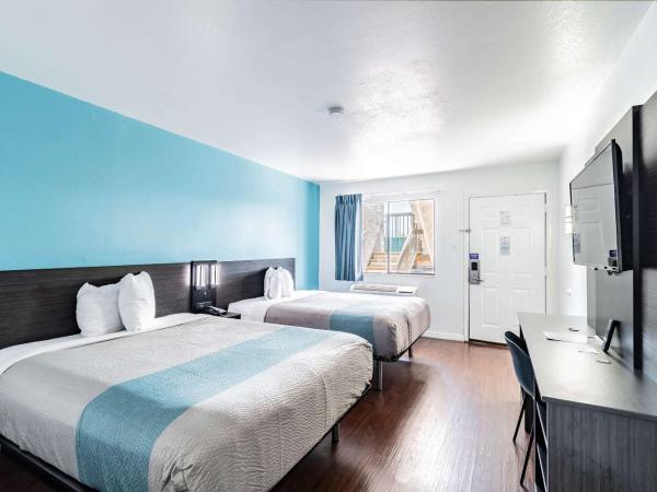 Motel 6 Tampa Near Fairgrounds - Casino : photo 2 de la chambre chambre 2 lits queen-size - non-fumeurs
