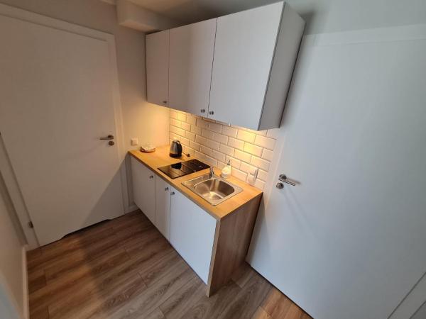 Villa Babette - Ubernachtung, Parkplatz, Kurtaxe, Wifi, Aufraumung - Alles im Preis! : photo 5 de la chambre appartement