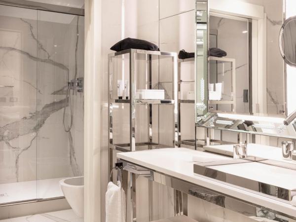 Palazzina Grassi : photo 6 de la chambre chambre double deluxe avec terrasse