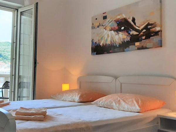 Apartments Villa Sirena : photo 4 de la chambre studio avec balcon et vue sur la mer