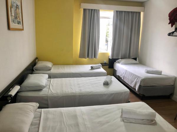 Hotel Blumenau Centro : photo 4 de la chambre chambre quadruple standard