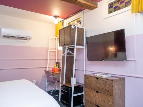 The Russell : photo 3 de la chambre room 2:7 - interior king