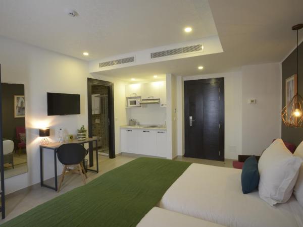 MAIA HOTEL SUITES : photo 4 de la chambre chambre lits jumeaux