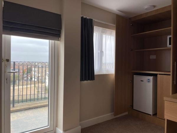 Best Western Northfields Ealing Hotel : photo 7 de la chambre chambre lit king-size supérieure avec kitchenette 