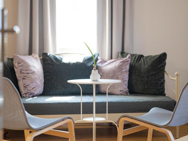 Paon Boutique Apartments : photo 1 de la chambre studio lit king-size avec canapé-lit