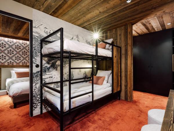 Hôtel Névé : photo 2 de la chambre chambre quadruple avec balcon