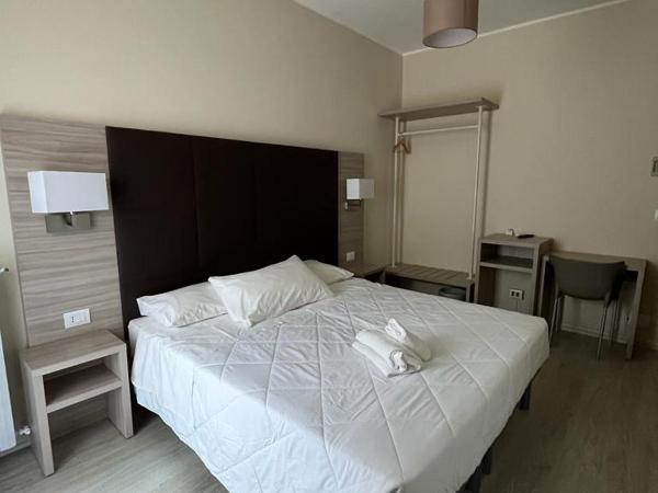 Adalesia Hotel & Coffee : photo 2 de la chambre chambre double ou lits jumeaux