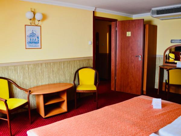 Hotel Korona Wellness, Rendezvény és Borszálloda : photo 3 de la chambre appartement 2 chambres