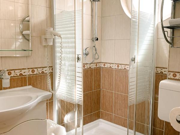 Hotel Korona Wellness, Rendezvény és Borszálloda : photo 4 de la chambre chambre double ou lits jumeaux classique