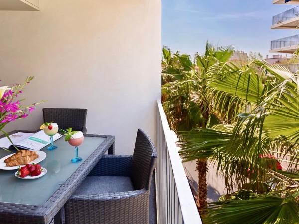 Royal Antibes - Luxury Hotel, Résidence, Beach & Spa : photo 2 de la chambre appartement deluxe avec terrasse - vue sur rue