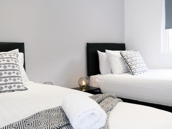 The Kop End Hotel by Serviced Living Liverpool : photo 8 de la chambre chambre lits jumeaux avec salle de bains privative