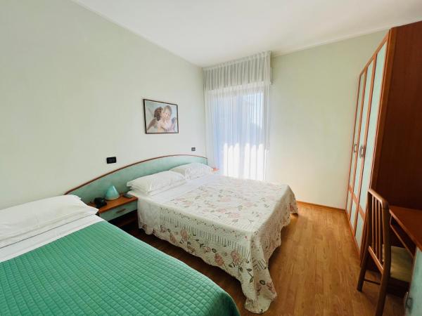 Hotel Betty : photo 9 de la chambre chambre triple