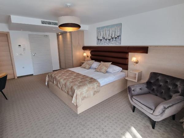 Villa Vista : photo 1 de la chambre chambre double deluxe avec balcon - vue sur mer - dépendance