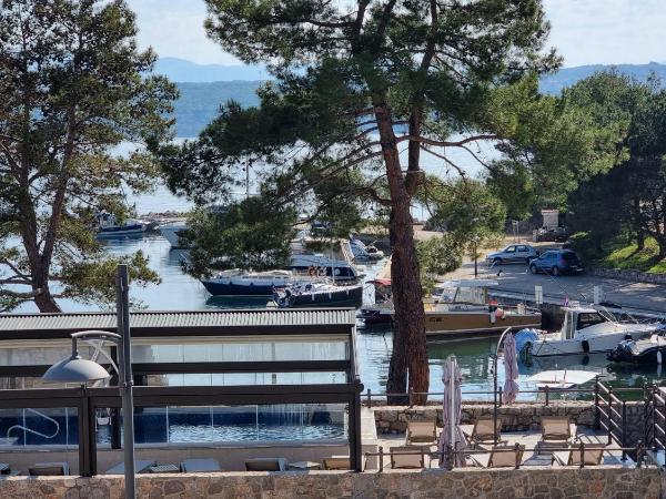 Villa Vista : photo 5 de la chambre chambre double deluxe avec balcon - vue sur mer - dépendance