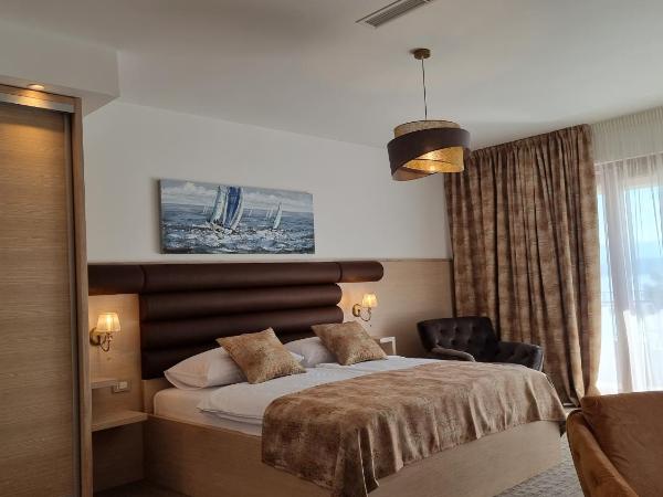 Villa Vista : photo 7 de la chambre chambre double deluxe avec balcon - vue sur mer - dépendance