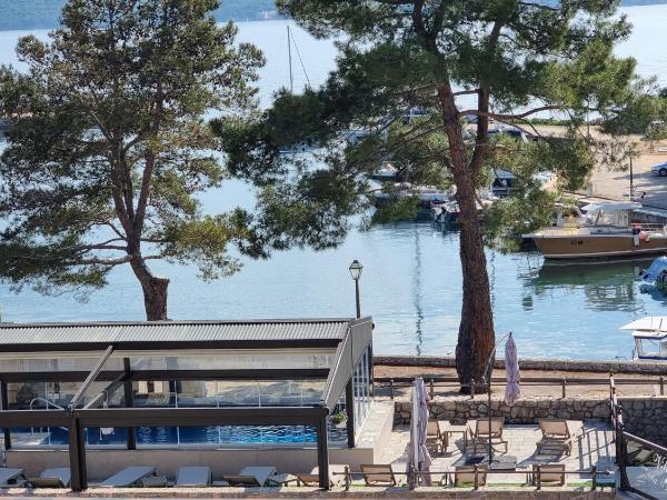 Villa Vista : photo 5 de la chambre chambre double deluxe avec balcon - vue sur mer - dépendance