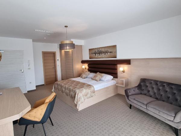 Villa Vista : photo 2 de la chambre chambre double deluxe avec balcon - vue sur mer - dépendance