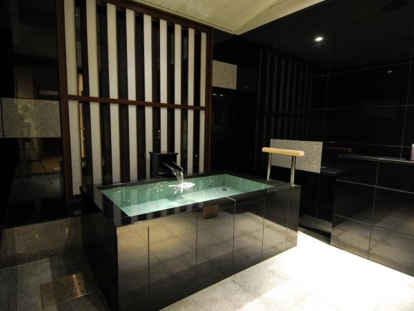 Arima Onsen Taketoritei Maruyama : photo 9 de la chambre chambre lits jumeaux deluxe avec coin tatami et bain thermal - non-fumeurs - 203