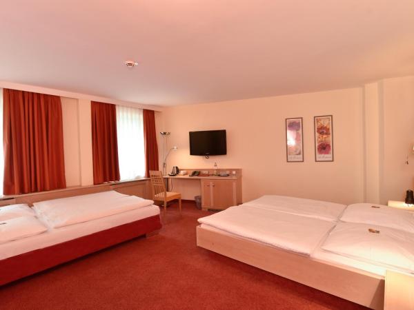 Hotel ADRIA München : photo 1 de la chambre chambre familiale