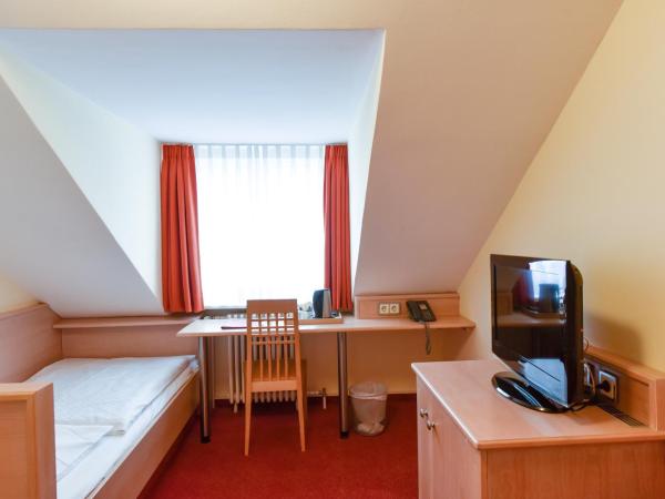 Hotel ADRIA München : photo 9 de la chambre chambre familiale