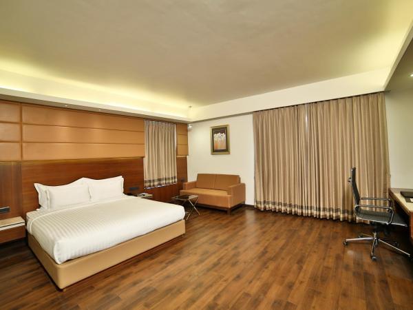 HOTEL G EXPRESS Formerly Known as TGB Express : photo 6 de la chambre premium room with jacuzzi ( locals and unmarried couples are not allowed)