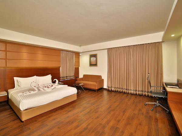 HOTEL G EXPRESS Formerly Known as TGB Express : photo 10 de la chambre premium room with jacuzzi ( locals and unmarried couples are not allowed)