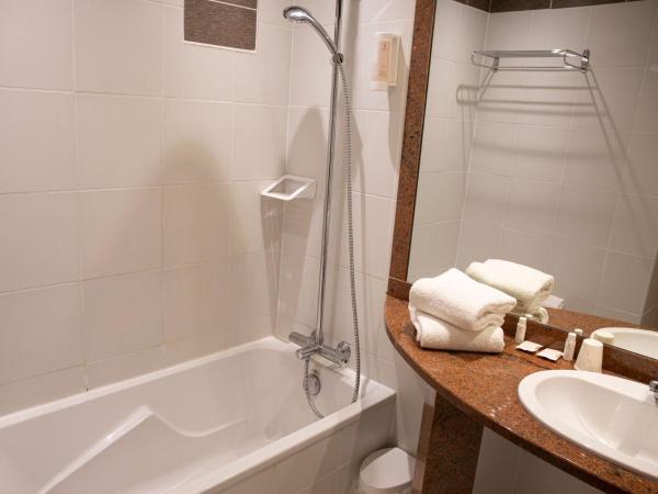 Grand Hôtel Du Lido : photo 9 de la chambre chambre avec balcon - vue latérale sur la mer