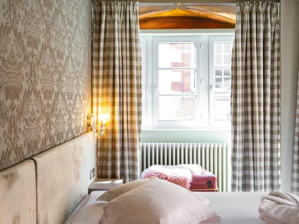 Hotel Suisse : photo 7 de la chambre chambre familiale supérieure - vue sur cathédrale