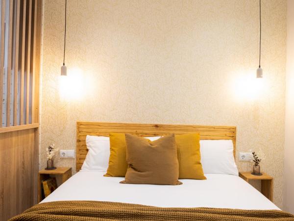 FLORIT FLATS - The Serreria Rooms : photo 10 de la chambre chambre familiale avec douche