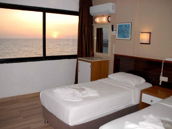 Hotel Sunday Beach : photo 8 de la chambre chambre double - vue sur mer