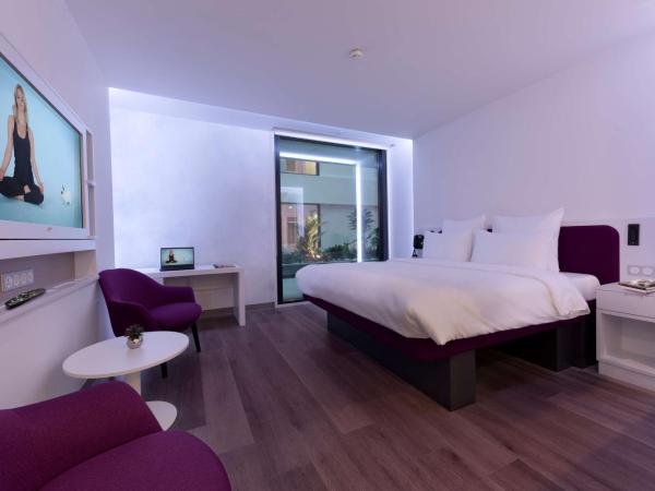 YOTELAIR Istanbul Airport, Duty free - International Transit area : photo 8 de la chambre chambre lit king-size deluxe