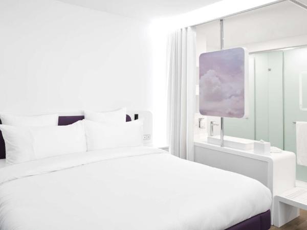 YOTELAIR Istanbul Airport, Duty free - International Transit area : photo 3 de la chambre chambre familiale