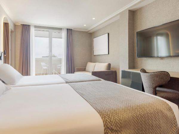 Hotel Ilunion San Sebastián : photo 3 de la chambre chambre double ou lits jumeaux supérieure avec terrasse