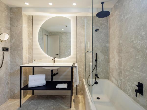 Hotel Ilunion San Sebastián : photo 5 de la chambre chambre triple (3 adultes)