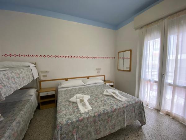 Hotel Nanni Garnì : photo 4 de la chambre chambre quadruple Économique