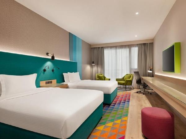 La Quinta by Wyndham Dubai Jumeirah : photo 5 de la chambre chambre 2 lits jumeaux deluxe - transfert gratuit vers plage la mer et station de métro burj khalifa/dubai mall