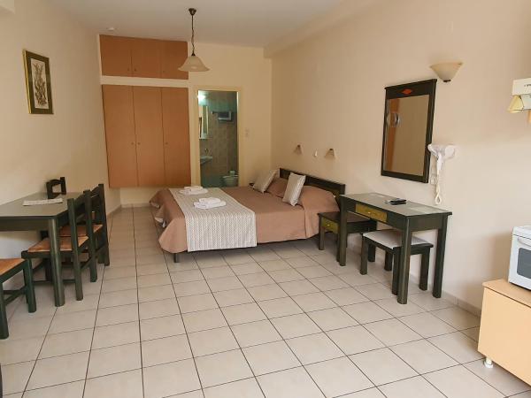 Zannis Hotel : photo 2 de la chambre studio avec terrasse