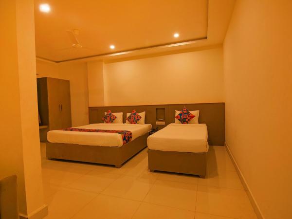 FabHotel Champion Gateway : photo 1 de la chambre chambre familiale